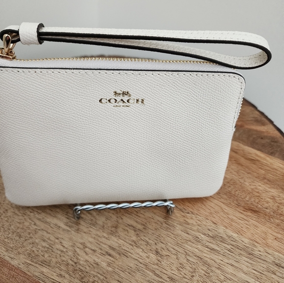 Coach Handbags - Coach White Wristlet Clutch